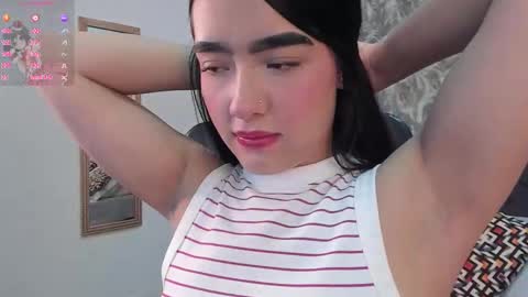 Snapshot of emma_1025 chatting on 2, 10, 2025 emma  online show from 2, 10, 2025