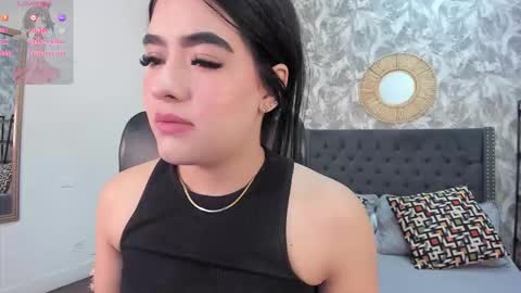 Snapshot of emma_1025 chatting on 7, 10, 2025 emma  online show from 7, 10, 2025