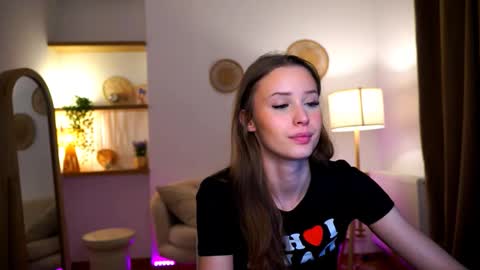 Snapshot of emma__cutiee chatting on 11, 12, 2024 Your Emma online show from 11, 12, 2024