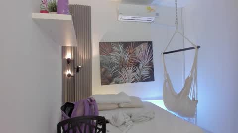 Snapshot of emma_alice_ chatting on 2, 2, 2026 Alice online show from 2, 2, 2026