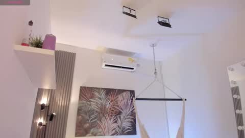 Snapshot of emma_alice_ chatting on 4, 2, 2026 Alice online show from 4, 2, 2026