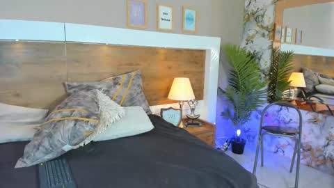 Emma  online show from 13, 2, 2025