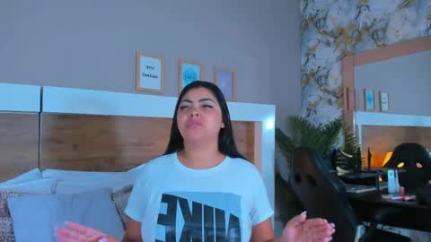 Snapshot of emma_bakker_ chatting on 12, 5, 2026 Emma online show from 12, 5, 2026