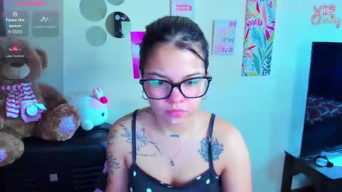 Snapshot of emma_boo_ chatting on 15, 6, 2026 emma_boo_ online show from 15, 6, 2026
