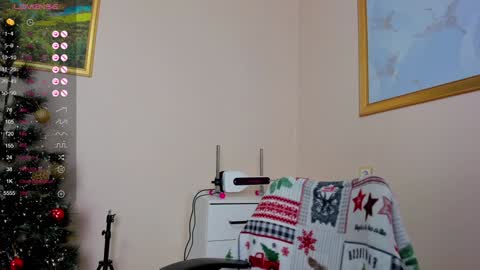 Snapshot of emma_clon chatting on 21, 12, 2024 Emma online show from 21, 12, 2024