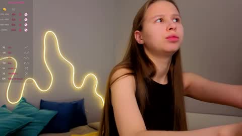 Snapshot of emma_clon chatting on 8, 6, 2026 Emma online show from 8, 6, 2026