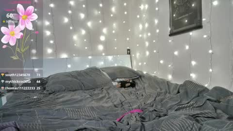 Snapshot of emma_just chatting on 18, 5, 2026 emma_just online show from 18, 5, 2026
