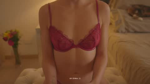 Snapshot of emma_lu1 chatting on 7, 6, 2026 emma_lu1 online show from 7, 6, 2026