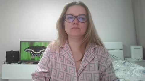 emma_misty_ online show from 9, 4, 2026