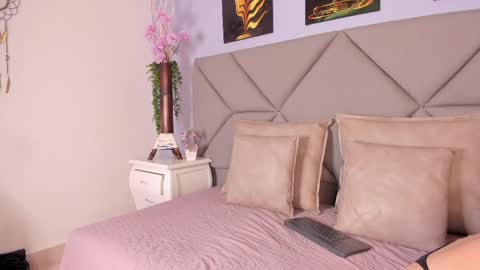 Snapshot of emma_n_sean chatting on 30, 5, 2026 emma_n_sean online show from 30, 5, 2026