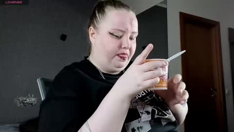 Snapshot of emma_razoom chatting on 15, 9, 2025 Emma Razumovskaya online show from 15, 9, 2025