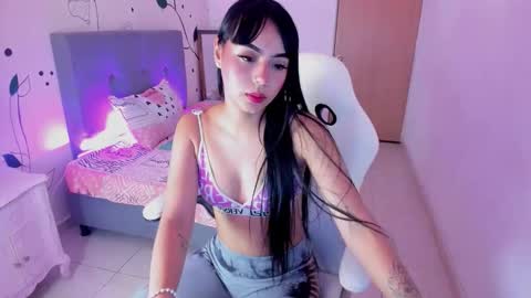 Snapshot of emma_rouxx chatting on 27, 3, 2026 emma_rouxx online show from 27, 3, 2026