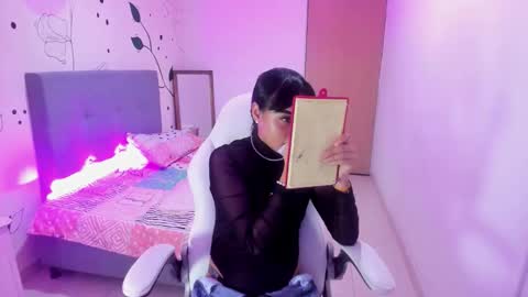 Snapshot of emma_rouxx chatting on 28, 3, 2026 emma_rouxx online show from 28, 3, 2026