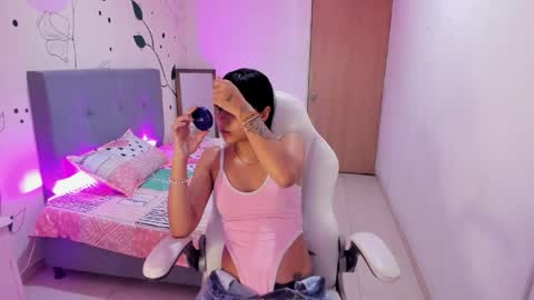Snapshot of emma_rouxx chatting on 31, 3, 2026 emma_rouxx online show from 31, 3, 2026