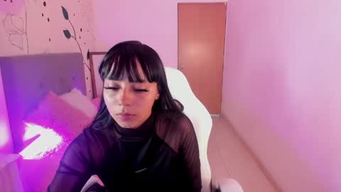 Snapshot of emma_rouxx chatting on 11, 4, 2026 emma_rouxx online show from 11, 4, 2026