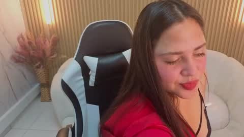 Snapshot of emma_smith_tp chatting on 1, 10, 2025 Emma online show from 1, 10, 2025