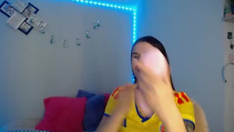 Snapshot of emma_sweethot chatting on 17, 6, 2026 Emma Black online show from 17, 6, 2026