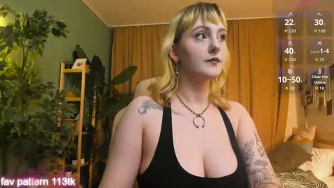 Snapshot of emma_thomps chatting on 5, 5, 2026 Rose online show from 5, 5, 2026