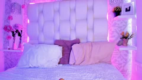 emmaa00_ online show from 9, 2, 2026