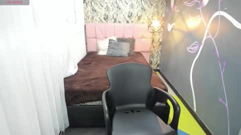 Emma Evans online show from 12, 2, 2025