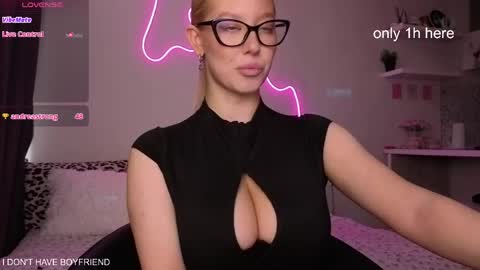 Snapshot of emmaandjake chatting on 13, 5, 2026 emmaandjake online show from 13, 5, 2026