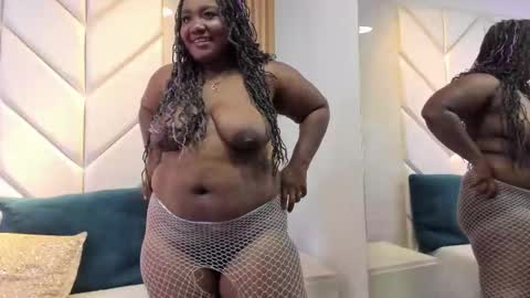 Snapshot of emmabrantt_ chatting on 30, 10, 2025 EmmaBrantt  online show from 30, 10, 2025