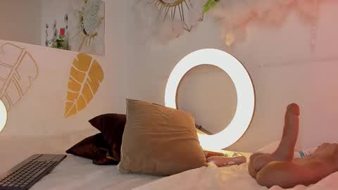 Emma Duque online show from 11, 1, 2026