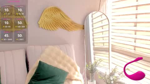  Emma Ferrary  online show from 18, 11, 2025