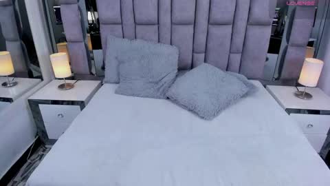 Snapshot of emmahill1 chatting on 1, 5, 2026 EMMA HILL online show from 1, 5, 2026