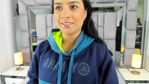Snapshot of emmahill1 chatting on 25, 5, 2026 EMMA HILL online show from 25, 5, 2026