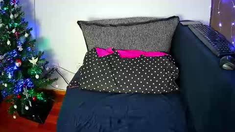 Snapshot of emmakros chatting on 20, 12, 2024 emmakros online show from 20, 12, 2024