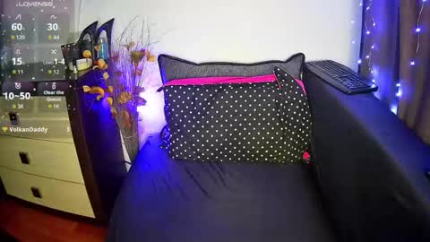 Snapshot of emmakros chatting on 4, 10, 2025 emmakros online show from 4, 10, 2025