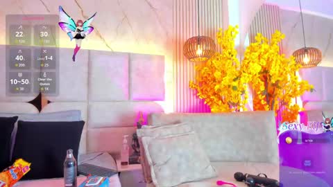 Snapshot of emmalove01 chatting on 27, 4, 2026 emmalove01 online show from 27, 4, 2026