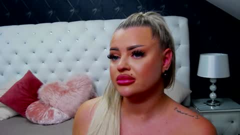 Emma Mavis online show from 28, 12, 2024