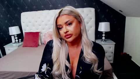 Emma Mavis online show from 7, 1, 2025