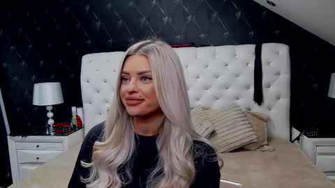 Emma Mavis online show from 2, 2, 2026