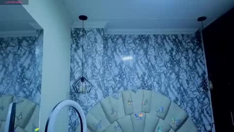 Snapshot of emmamiller__ chatting on 25, 5, 2026 online show from 25, 5, 2026