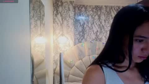Snapshot of emmamiller__ chatting on 28, 5, 2026 online show from 28, 5, 2026