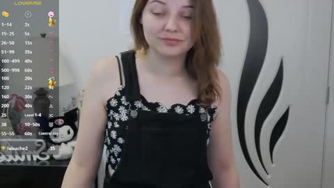 Snapshot of emmamoore12 chatting on 27, 5, 2026 Emma online show from 27, 5, 2026