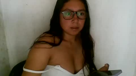 Snapshot of emmaortiz348067670331 chatting on 12, 5, 2026 emmaortiz348067670331 online show from 12, 5, 2026