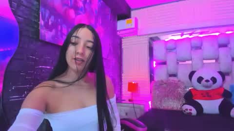 Snapshot of emmateylor chatting on 3, 6, 2026 Emma online show from 3, 6, 2026