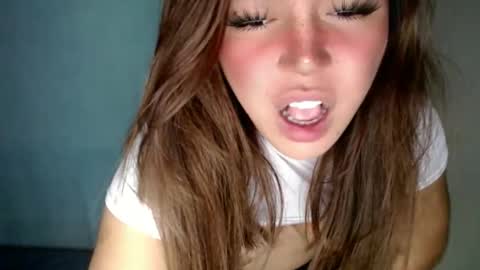 YourDreamGirl Emma  online show from 18, 11, 2025