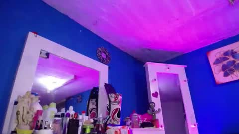 Emma  online show from 21, 11, 2025