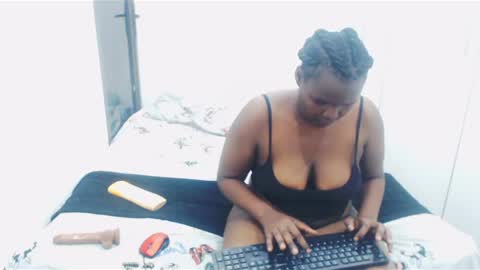 Emmy Lilly and Sam online show from 7, 1, 2025