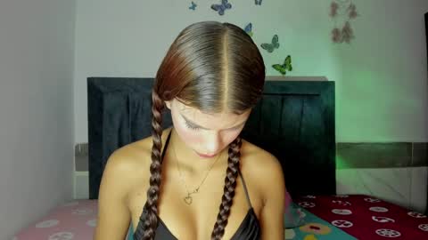 Snapshot of emmie_bunny chatting on 4, 4, 2026 Emmie online show from 4, 4, 2026
