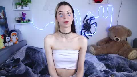 Snapshot of emmie_everly chatting on 14, 7, 2026 emmie_everly online show from 14, 7, 2026