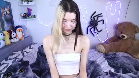 Snapshot of emmie_everly chatting on 17, 7, 2026 emmie_everly online show from 17, 7, 2026