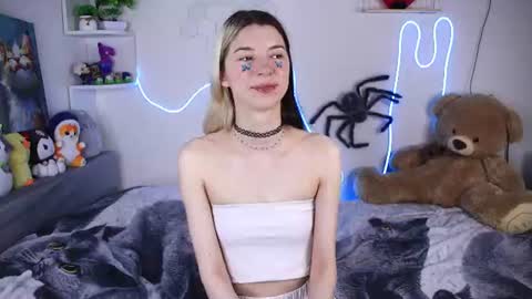 Snapshot of emmie_everly chatting on 26, 7, 2026 emmie_everly online show from 26, 7, 2026