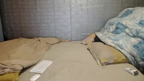 Snapshot of emmily000 chatting on 10, 11, 2025 Emmily000 online show from 10, 11, 2025