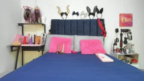          online show from 10, 11, 2025